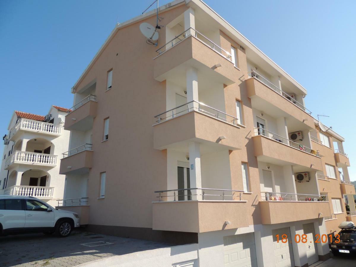 Apartments Naomi And Marsel Trogir Ngoại thất bức ảnh