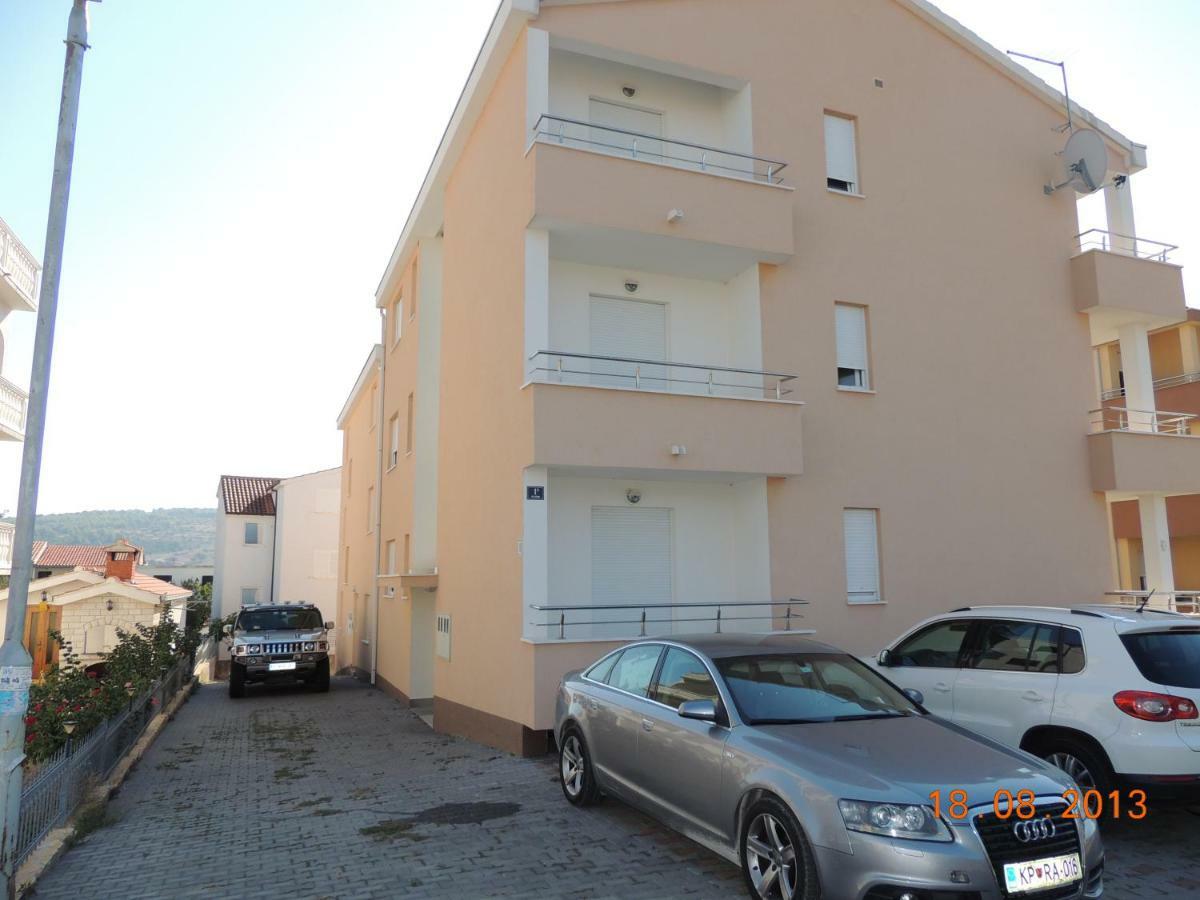 Apartments Naomi And Marsel Trogir Ngoại thất bức ảnh